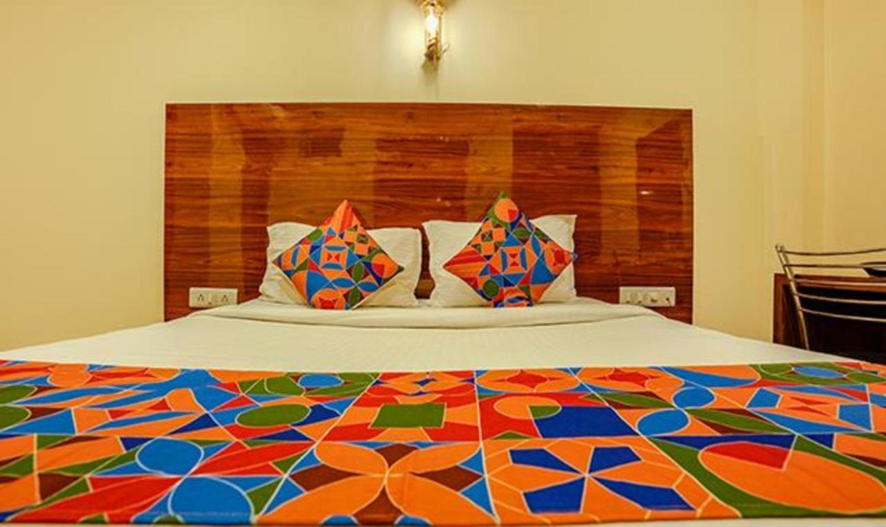Fabexpress Royal Park I Hotell Mumbai Exteriör bild